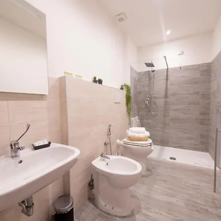 The Rent - Close To Termini Station Roma